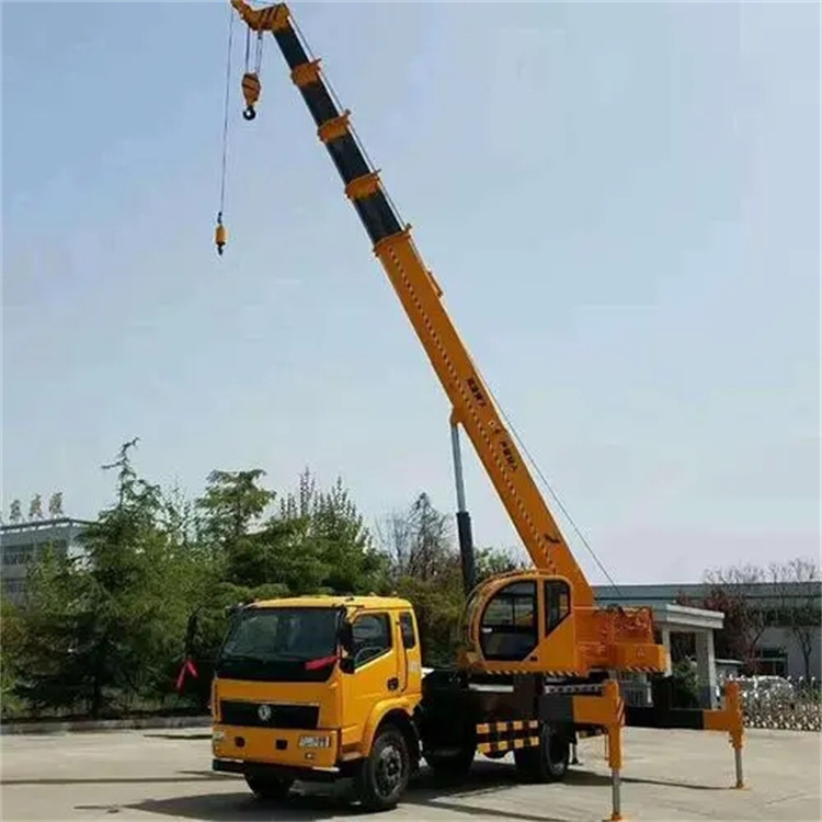 汕尾钢筋笼入孔时,由吊车采用单点起吊